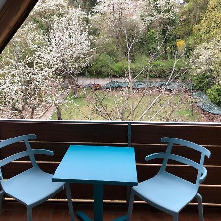 Blaues Zimmer Mit Grossem Balkon, Bad Ist Ein Traum, 50 Schritte Zum Radweg Am Main,Ideal For Short Stay Mainstockheim Exterior foto